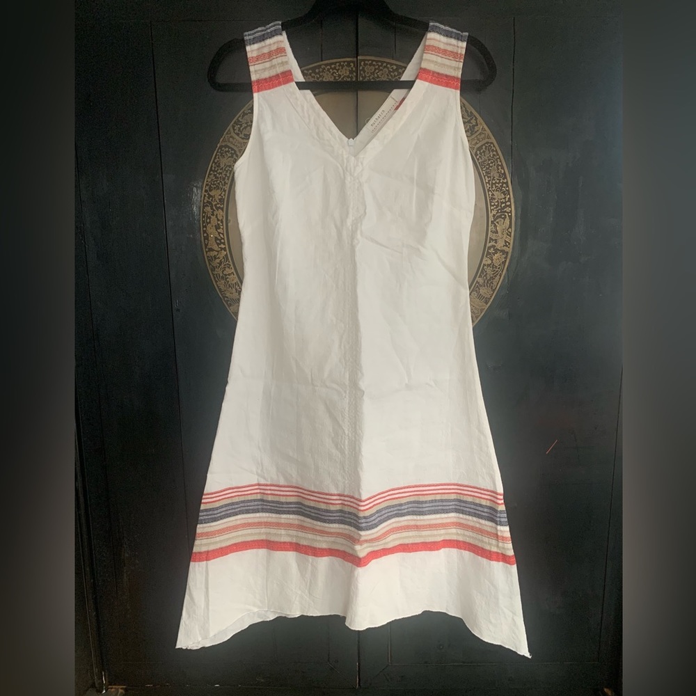 Beautiful 💯 cotton summer dress by nuthatch. Made in Rockland Maine.